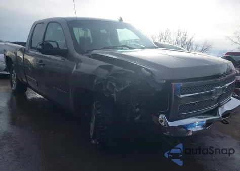 2013 Chevrolet Silverado K1500 Lt z USA, uszkodzony, nr VIN 1GCRKSE72DZ304435